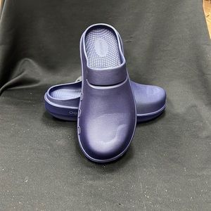 Oofos Unisex Clog Navy Size 8/10